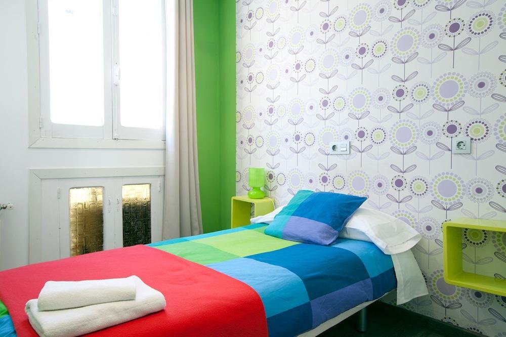 Hostal Abril Madrid Bagian luar foto