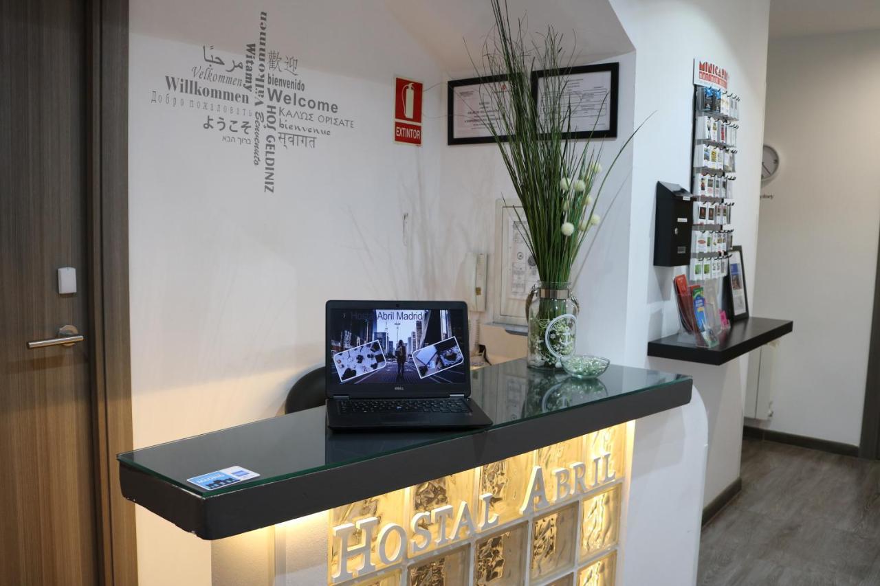 Hostal Abril Madrid Bagian luar foto